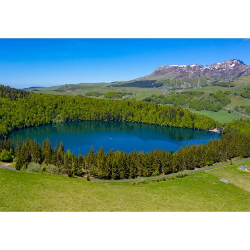 Puzzle Bluebird Lago Pavin en Auvernia de 1000 Piezas